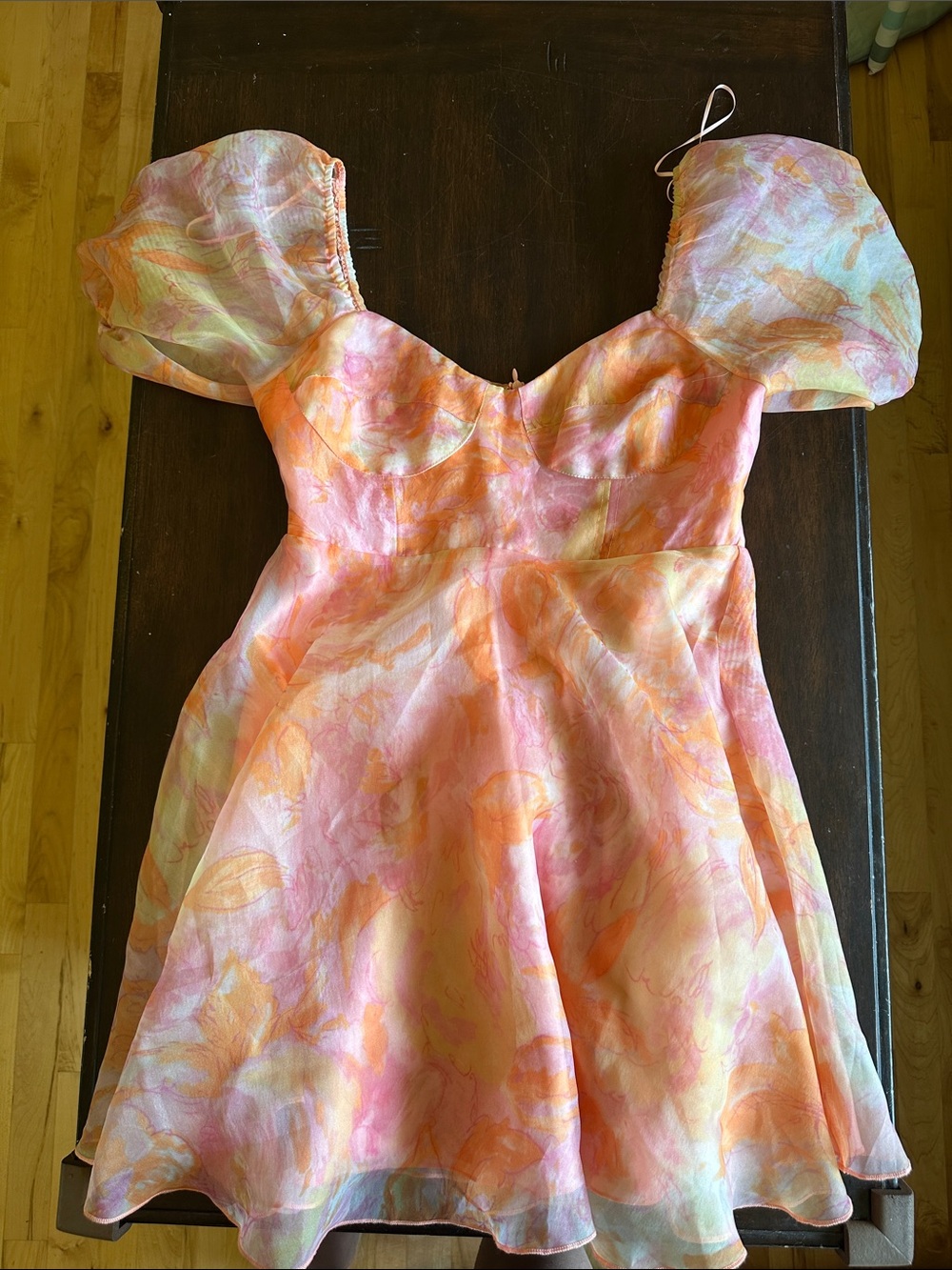 vestique Peach-Pink Watercolor Puff-Sleeve Mini Dress
